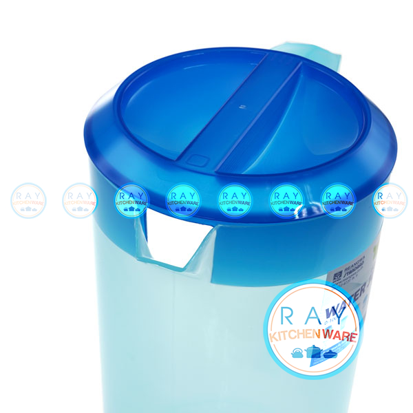 ตัวฝามีเจาะรูให้น้ำออกเวลาเท